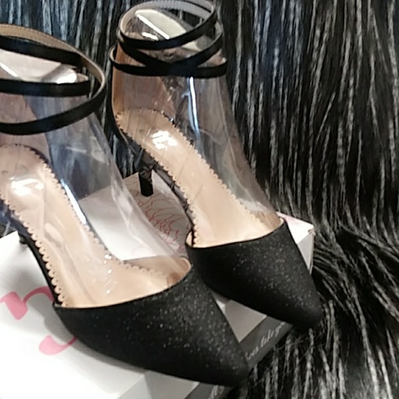 Fancy black pump - Picture 2 of 2